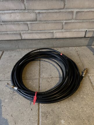 Kloak- og rørrenser liggende på jorden