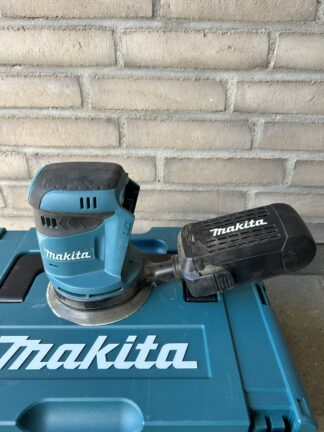 Makita Excentersliber stående på kasse