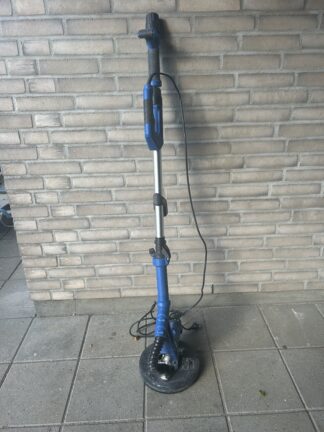 Scheppach Girafsliber stående op ad væg