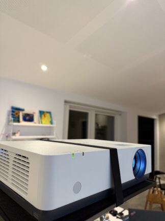 Projektor på stativ